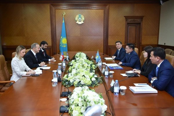 Ерлан Айтаханов: &laquo;Біз Шымкент қаласынан студенттерді Чехияға ұзақ мерзімді және қысқа мерзімді тағылымдамадан өтуге жібере аламыз&raquo;