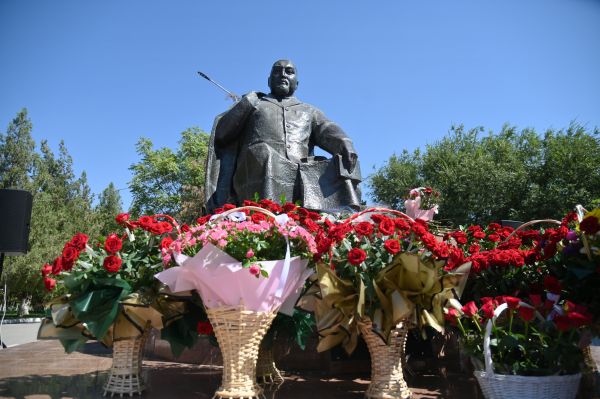 День Абая в Шымкенте превратился в настоящий духовно-культурный праздник