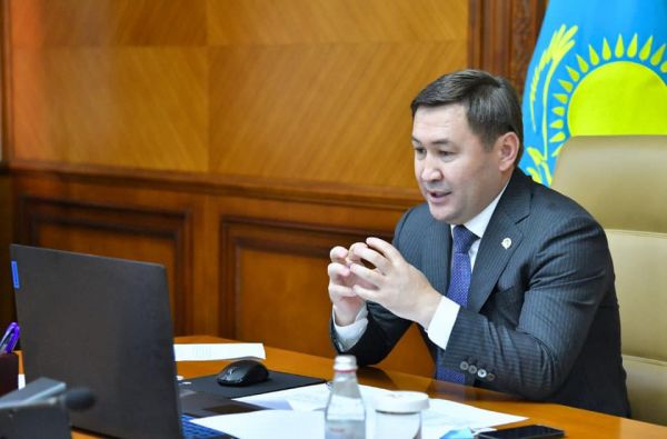 Аким города в режиме онлайн провел прием граждан