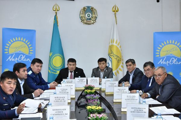 &laquo;Nur Otan&raquo; партиясы Сарыағашта көшпелі қабылдау өткізді