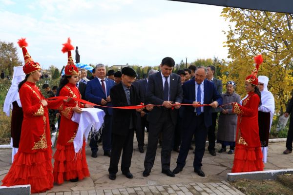 Түркістан облысы: Түлкібаста жастар жылына орай &laquo;Жастар аллеясы&raquo; ашылды