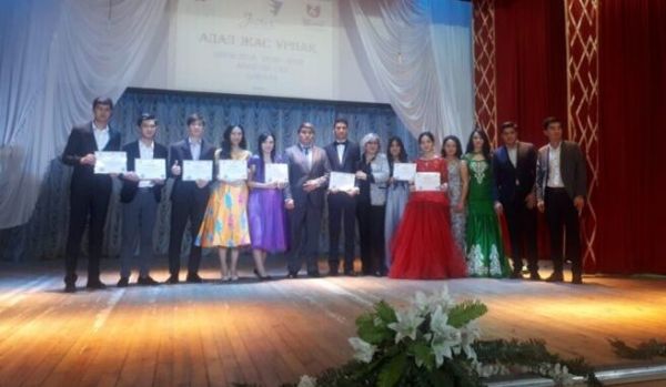 Шымкентте &laquo;Адал жас ұрпақ&raquo; патриоттық әндер байқауы өтті