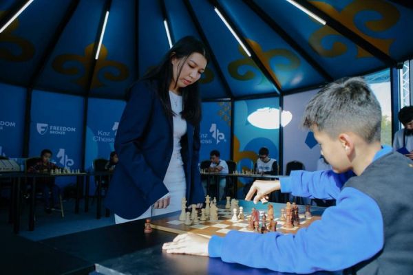 «ШАХМАТНЫЙ КАРАВАН» ОСТАНОВИЛСЯ В ШЫМКЕНТЕ