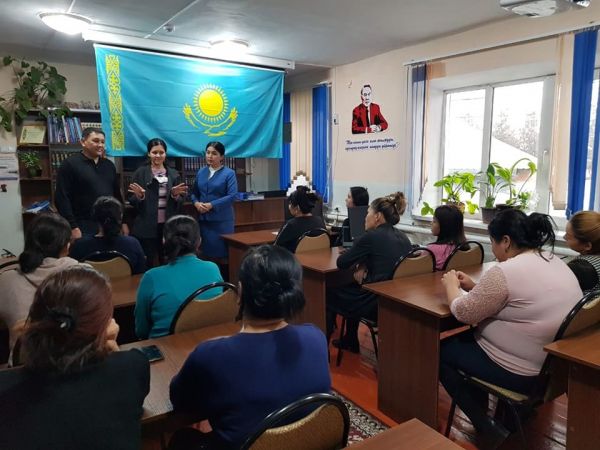 Түркістан облысы: Сайрам ауданында "Менің туым - менің Отаным!" шарасы ұйымдастырылды