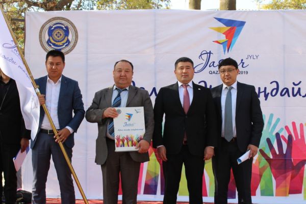 &laquo;Адал жолды таңдаймыз&raquo; марафоны: Сарыағаштықтар эстафетаны қазығұрттықтарға табыстады