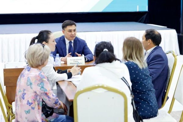 ПЕРВЫЙ РАБОЧИЙ ДЕНЬ АКИМА ШЫМКЕНТА НАЧАЛСЯ СО ЗНАКОМСТВА С ЖИТЕЛЯМИ