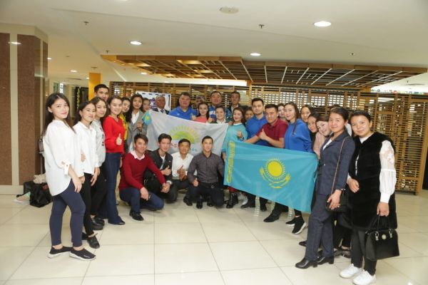 Шымкентте &laquo;Менің Туым &ndash;менің Отаным!&raquo; атты патриоттық акция ұйымдастырылды