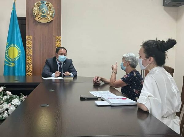 Шымкент: Аким Аль-Фарабийского района провел прием граждан